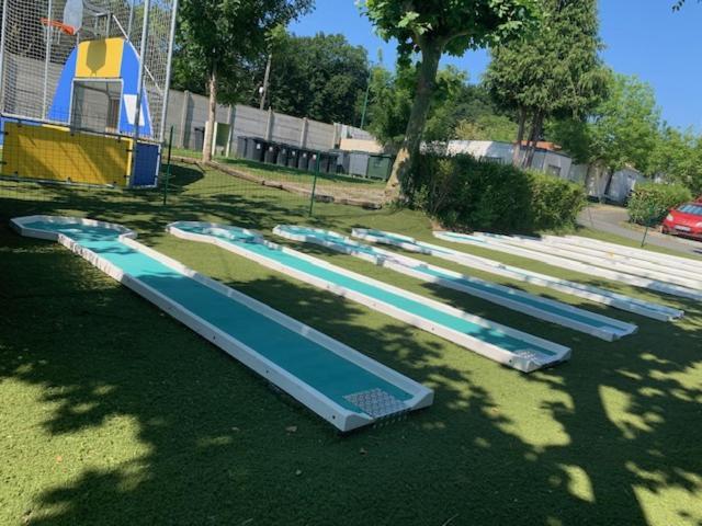 Camping Le Ruisseau Saint-André-de-Seignaux Exterior foto