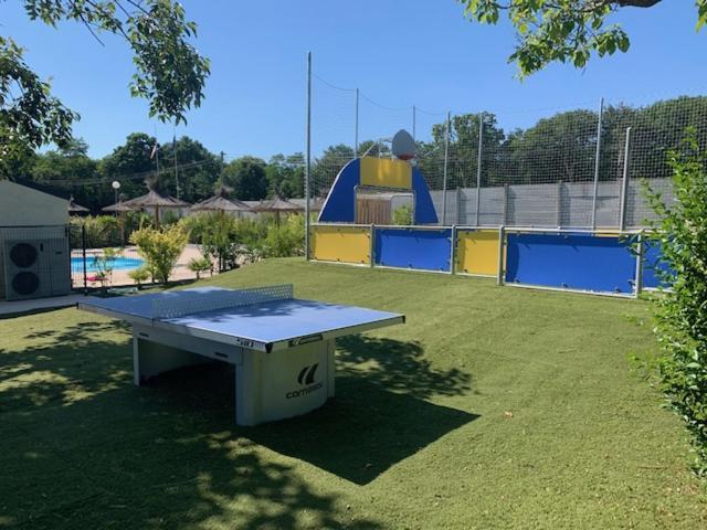 Camping Le Ruisseau Saint-André-de-Seignaux Exterior foto